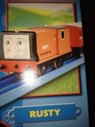 Thomas & Friends - Rusty + 2 Carriages Motorized Railway Track Master System- Tomy