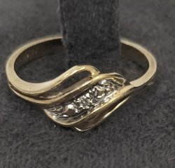 9CT Yellow Gold 1.7G With 1 Diamond Ring
