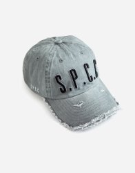 grey cap