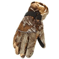 Male In Camouflage Ski Gloves Thicker Skid Weatherization