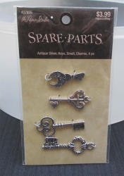 The Velvet Attic - Paper Studio - Spare Parts - 4 Antique Silver Small Key Charms