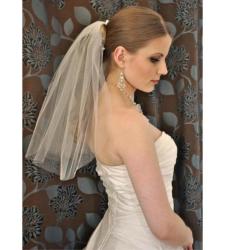 Stunning Ivory Short Shoulder Length Bridal Veil With Comb - Also Available In White