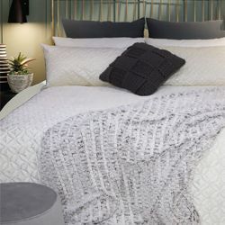 Velvet Pinsonic Quilt With 2 Pillowcases - 240CM X 240CM