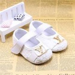 Lv Louis Vuitton Baby Pumps....gorgeous And Stylish.