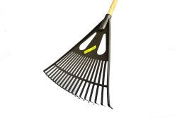 Rakes Fan Black With Wooden Handle 19 Teeth