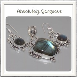 Incredible Beauty Natural Blue Fire Labradorite Gemstone .925 Silver Pendant & Earrings