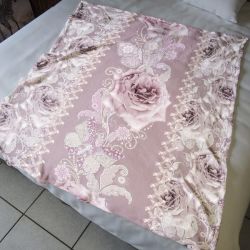 Lacey Roses Fleece Blanket