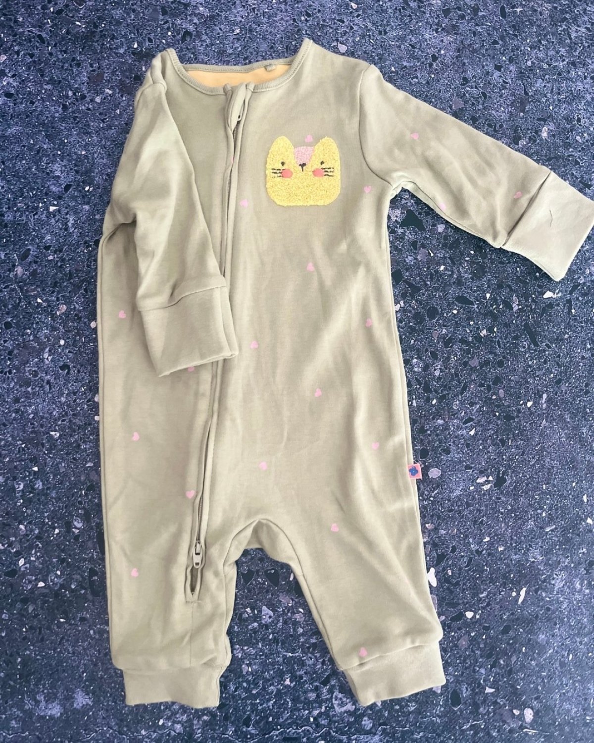 Product image - {main}
