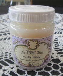The Velvet Attic - Vintage Varnish 250ml - Gloss Finish