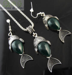 Vintage Style Green Fish Necklace&earrings Sets
