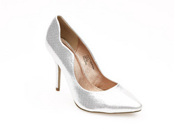 Roayena Gold pointed toe court shoe