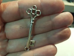 Coonector Charms - Antique Silver - Flower Key - 46x14mm