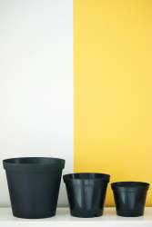 Black Plastic Pot - 20CM