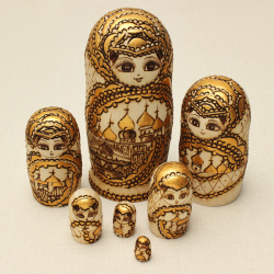 7pcs Matryoshka Russian Doll Wooden Nesting Toys Engraved Gift Model