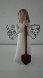 Willow Tree Figurine - Angel Of The Garden Susan Lordi