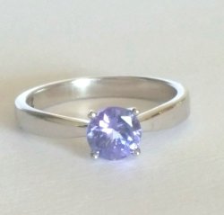 Exclusive Jewelry 0.79ctw Natural Tanzanite Engagement Ring In 18ct White Gold Size 6.5