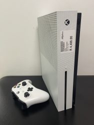 Xbox One 1681 Gaming Console
