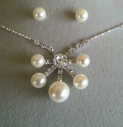 Silver Rhinestones pearls Pendant Popcorn Chain Necklace & Earrings Set