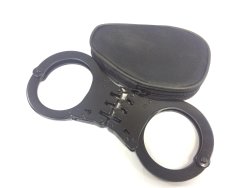 Handcuffs Full Metal In Pouch Black K12