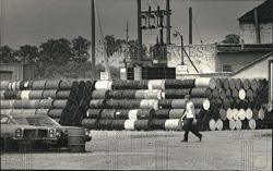Historic Images - 1986 Press Photo Mid-american Steel Drum Co Milwaukee Wisconsin - MJB43500