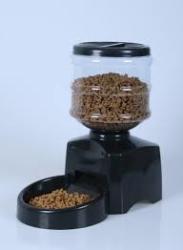 Automatic Pet Feeder - Medium Capacity - With Lcd And Voice Recording. Stock Item Free Postage