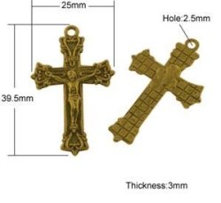 3.9cm Ornate Edged Crucifix In Gold